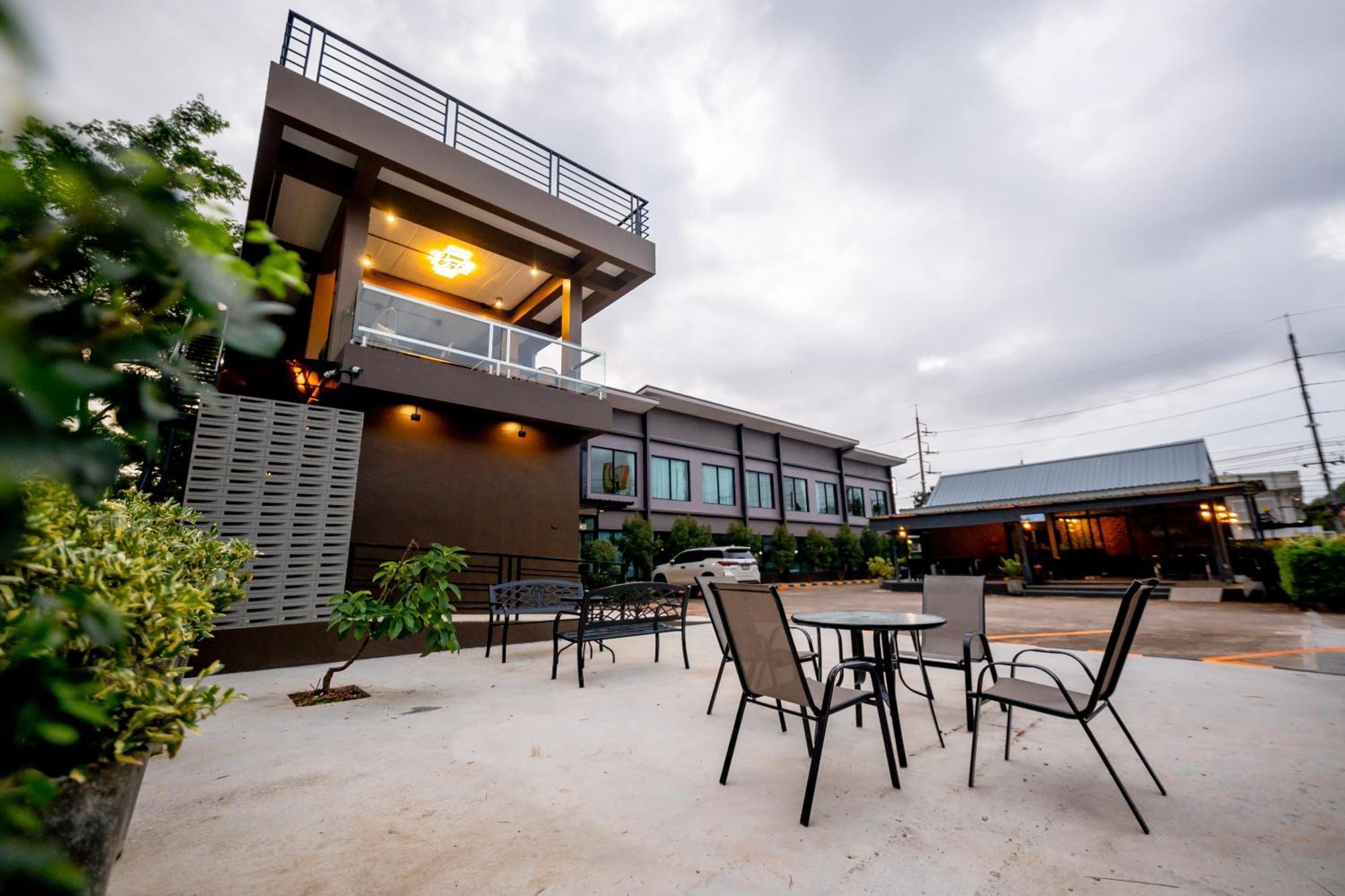 Tobedzz Hotel Ranong Exterior foto