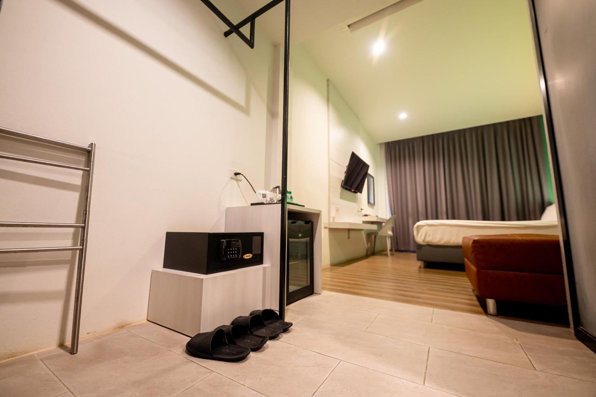 Tobedzz Hotel Ranong Exterior foto